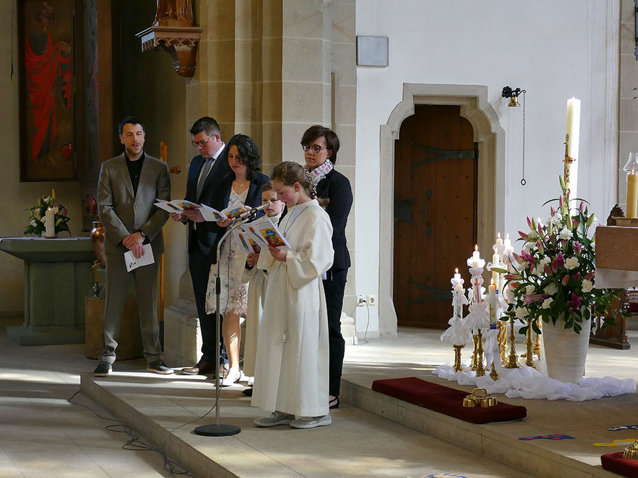 Feier der 1. Heiligen Kommunion in Sankt Crescentius (Foto: Karl-Franz Thiede)